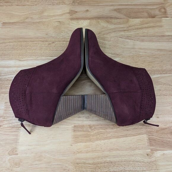 Violet & Red | Burgundy Lazer Cut Topline Bootie Size 7.5 - Picture 2 of 6